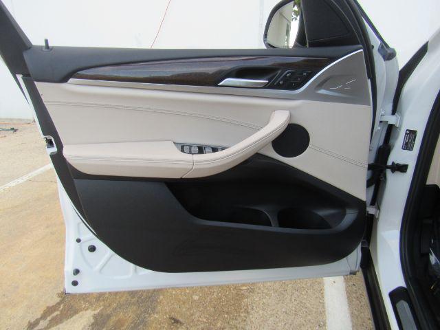 Photo of 2021 Mineral White Metallic BMW X3