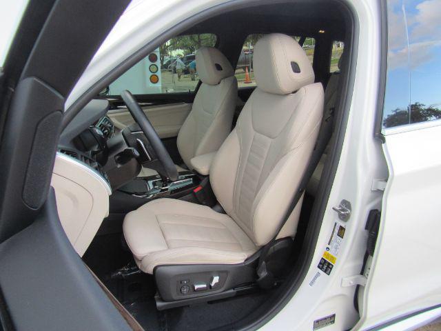 Photo of 2021 Mineral White Metallic BMW X3