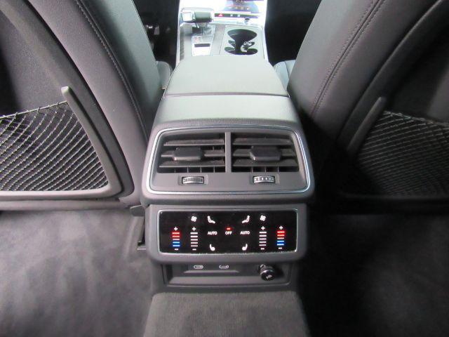 Photo of 2022 Manhattan Gray Metallic Audi A6