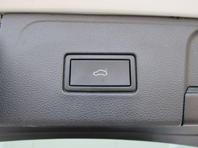 Photo of 2022 Oryx White Pearl Volkswagen Atlas