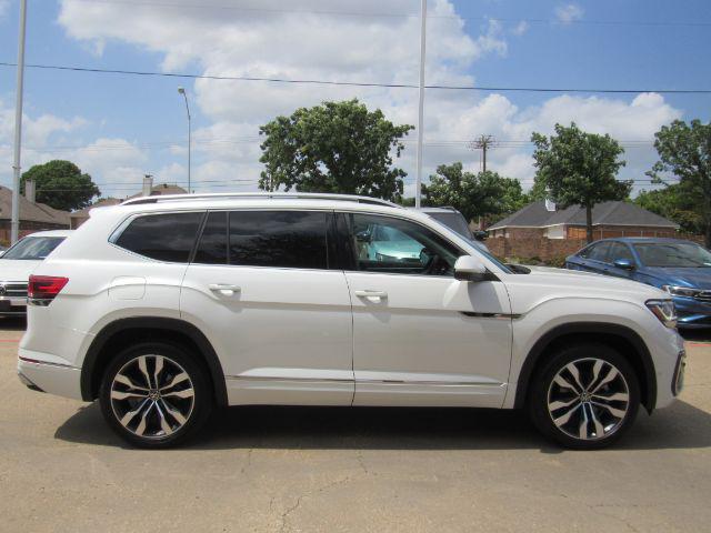 Photo of 2022 Oryx White Pearl Volkswagen Atlas