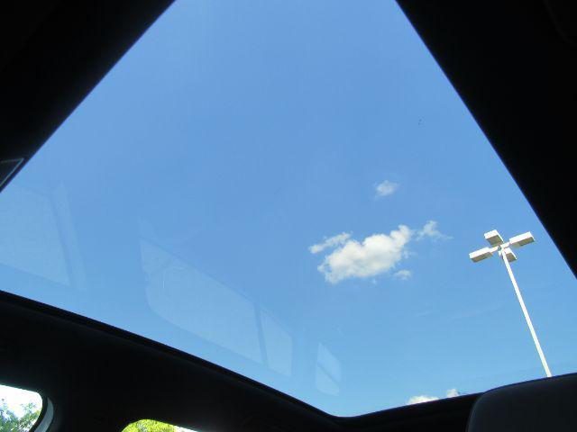 Photo of 2024 Opal White Pearl Volkswagen ID.4