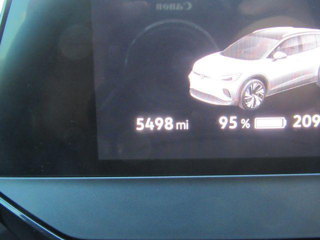 Photo of 2024 Opal White Pearl Volkswagen ID.4