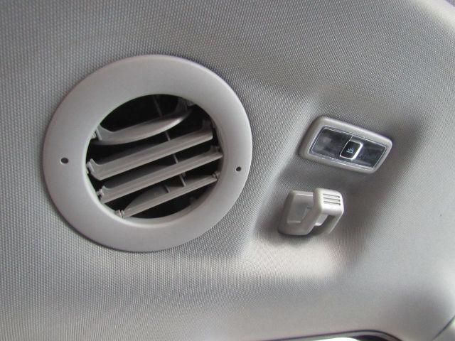 Photo of 2022 Star White Metallic Tri-Coat Ford Explorer