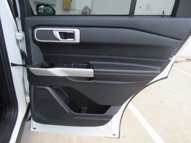 Photo of 2022 Star White Metallic Tri-Coat Ford Explorer