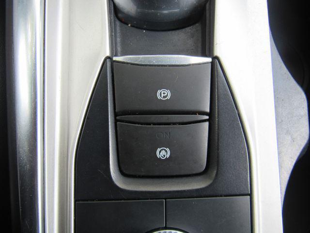 Photo of 2022 Star White Metallic Tri-Coat Ford Explorer