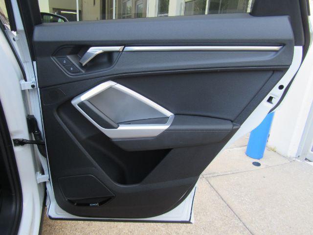 Photo of 2023 Ibis White Audi Q3