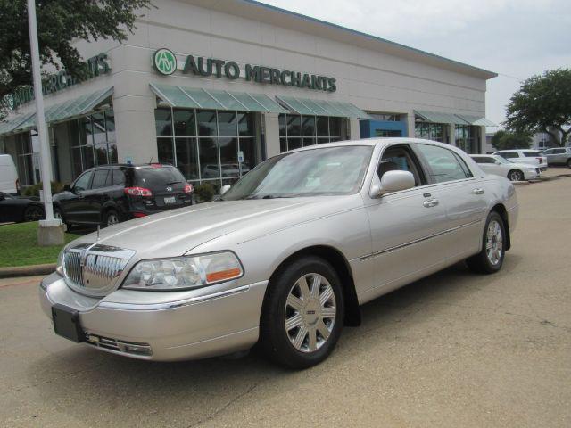 2003 Lincoln Town Car