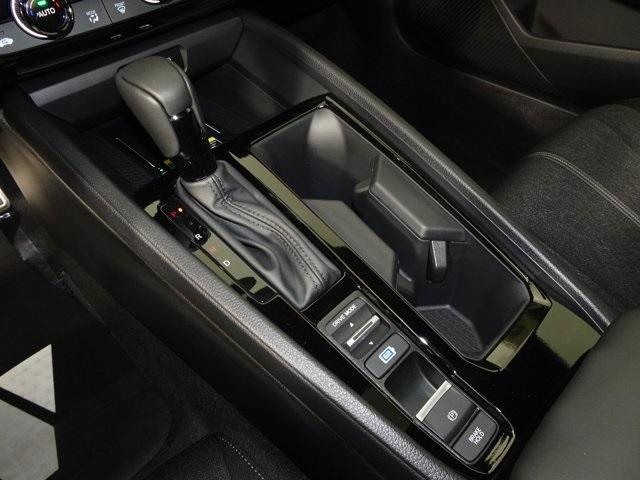 Photo of 2025 Platinum White Pearl Honda Accord Hybrid