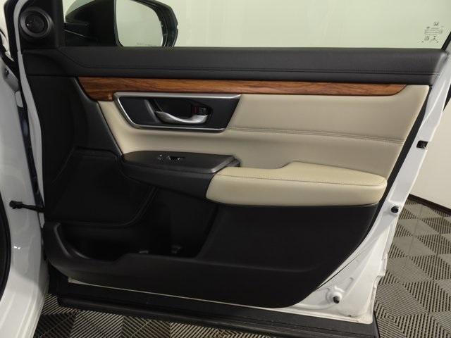 Photo of 2022 Platinum White Pearl Honda CR-V