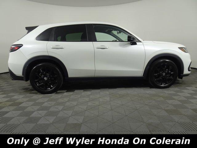 Photo of 2023 Platinum White Pearl Honda HR-V