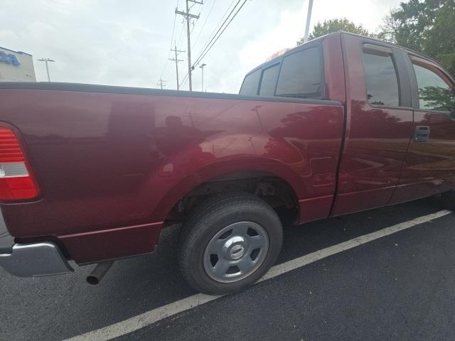 Photo of 2005 Bright Red Clearcoat Ford F-150