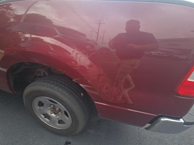 Photo of 2005 Bright Red Clearcoat Ford F-150