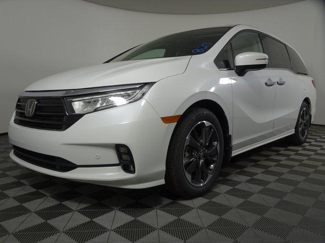 Photo of 2024 Platinum White Pearl Honda Odyssey