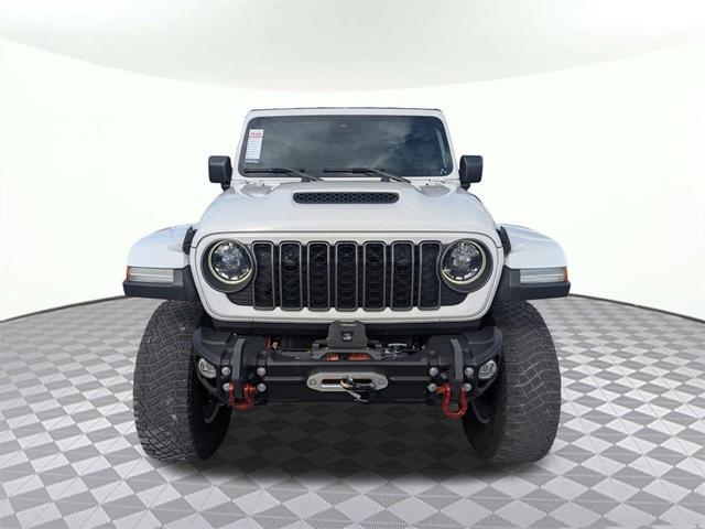 Photo of 2024 Bright White Clearcoat Jeep Gladiator