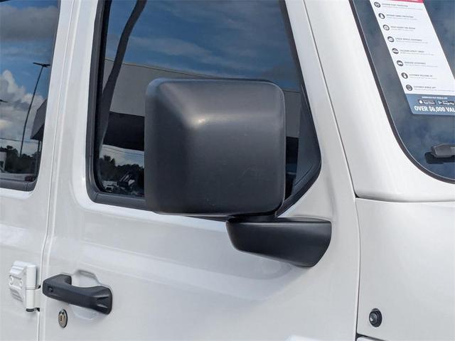 Photo of 2024 Bright White Clearcoat Jeep Gladiator