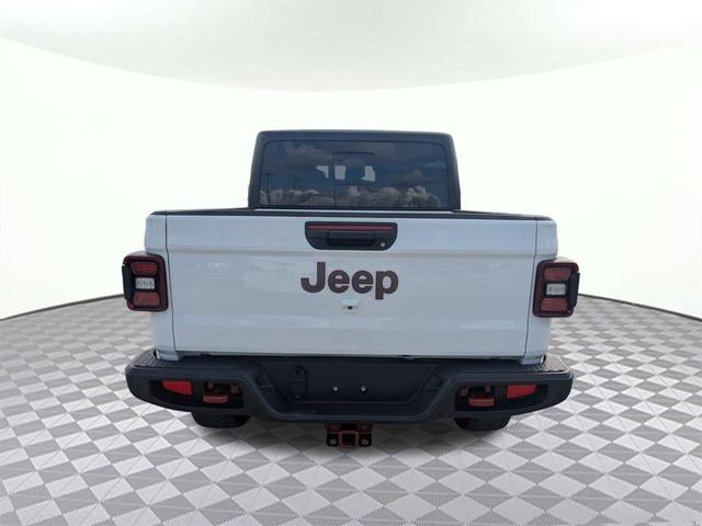 Photo of 2024 Bright White Clearcoat Jeep Gladiator