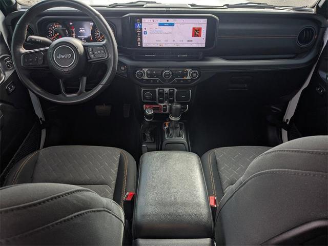 Photo of 2024 Bright White Clearcoat Jeep Gladiator