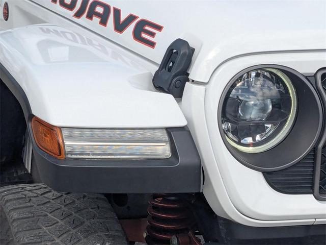Photo of 2024 Bright White Clearcoat Jeep Gladiator