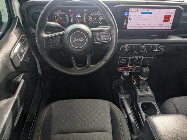 Photo of 2024 Bright White Clearcoat Jeep Gladiator
