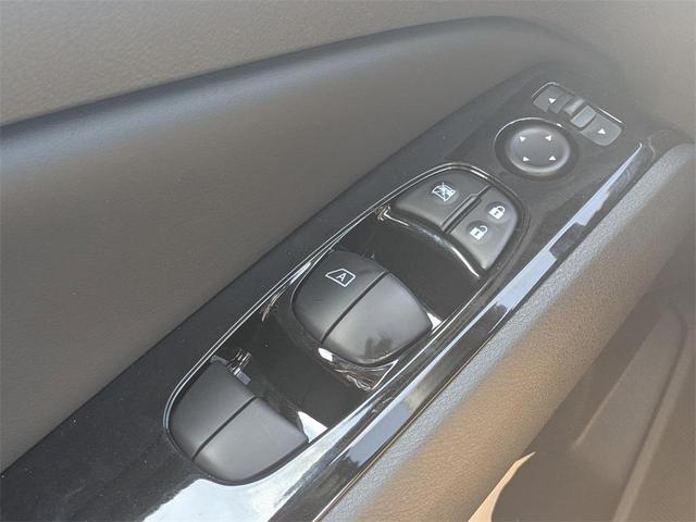 Photo of 2025 Gray Sky Pearl Nissan Altima