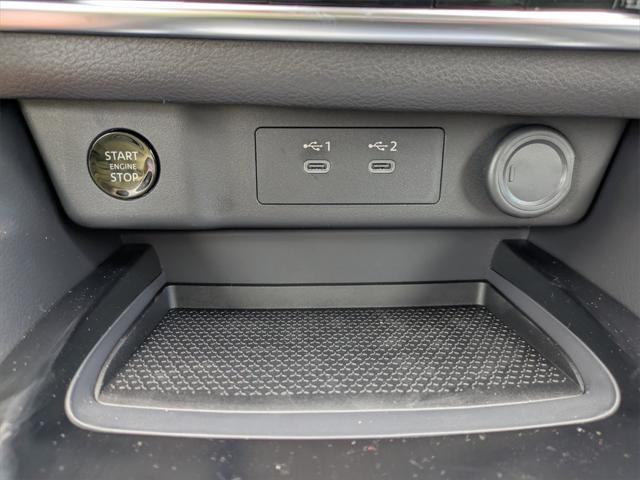 Photo of 2025 Super Black Nissan Rogue