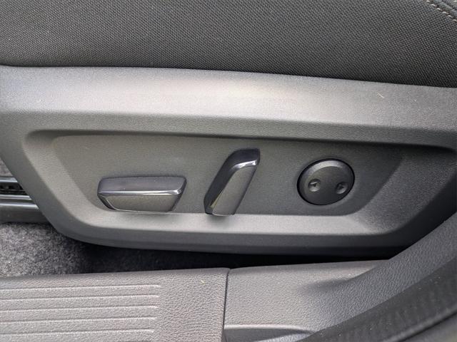 Photo of 2025 Super Black Nissan Rogue