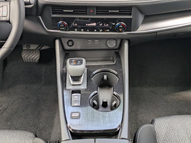 Photo of 2025 Super Black Nissan Rogue