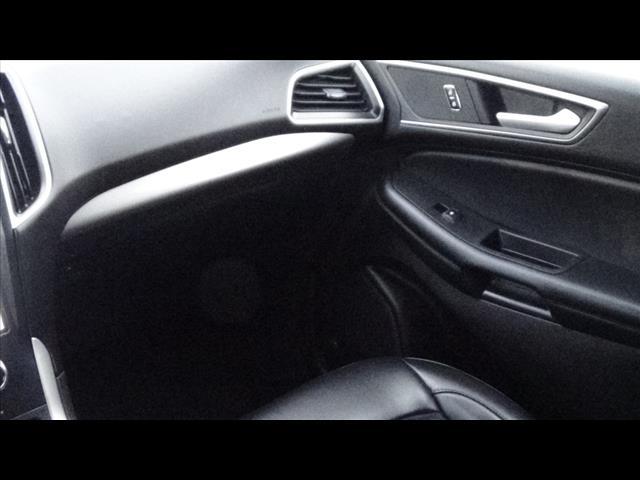 Photo of 2024 Iconic Silver Ford Edge