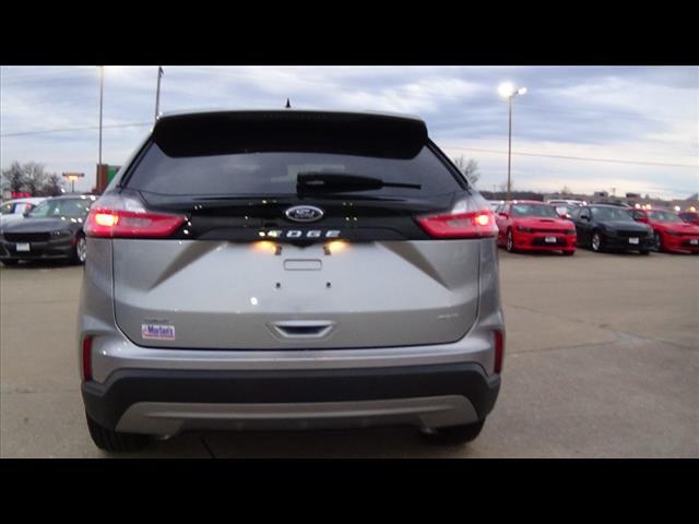 Photo of 2024 Iconic Silver Ford Edge