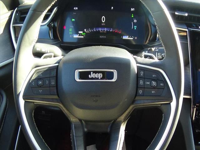 Photo of 2023 Bright White Jeep Grand Cherokee