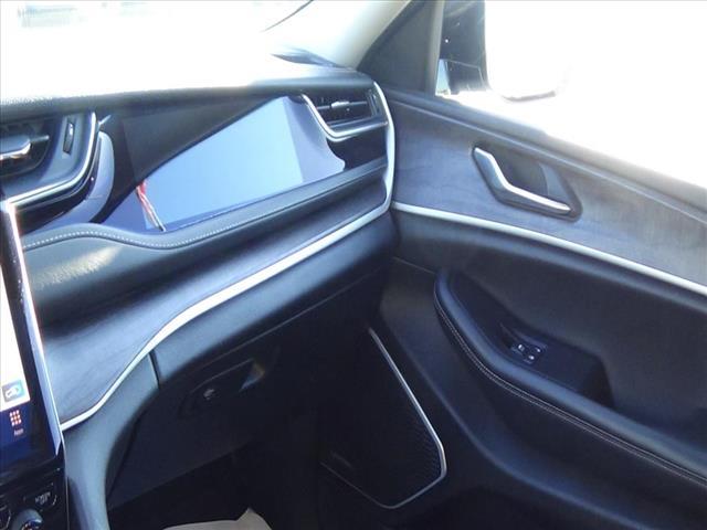 Photo of 2023 Bright White Jeep Grand Cherokee