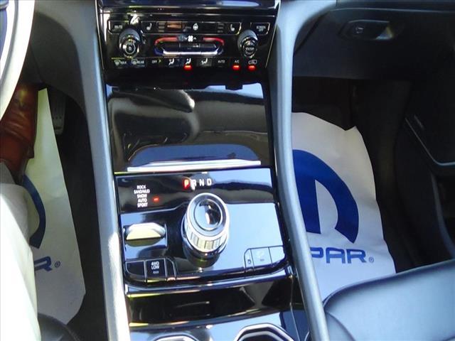 Photo of 2023 Bright White Jeep Grand Cherokee