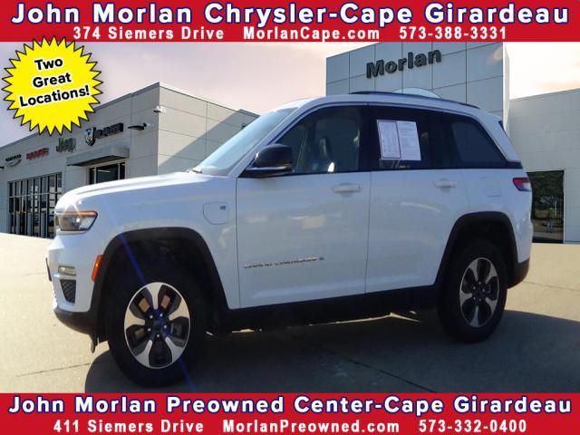 Photo of 2023 Bright White Jeep Grand Cherokee