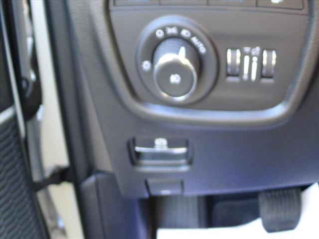 Photo of 2023 Bright White Jeep Grand Cherokee