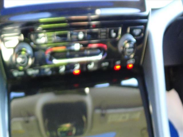 Photo of 2023 Bright White Jeep Grand Cherokee