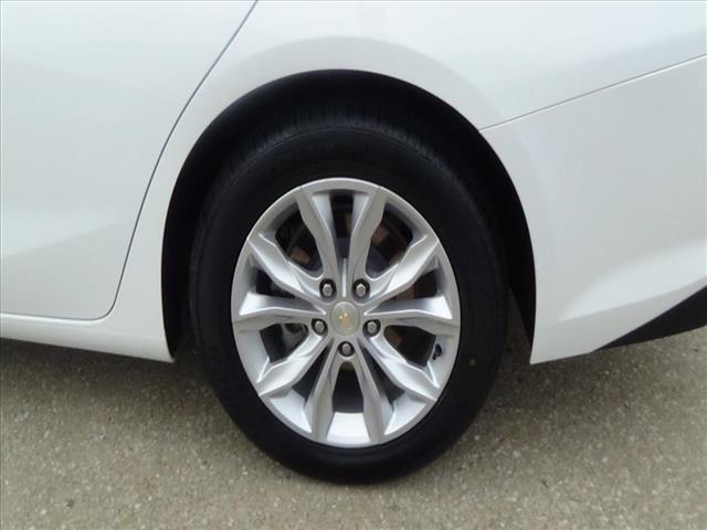 Photo of 2024 Summit White Chevrolet Malibu