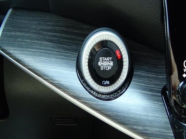 Photo of 2023 Bright White Jeep Wagoneer L