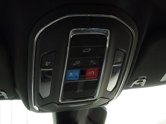 Photo of 2023 Bright White Jeep Wagoneer L