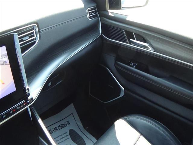 Photo of 2023 Bright White Jeep Wagoneer L