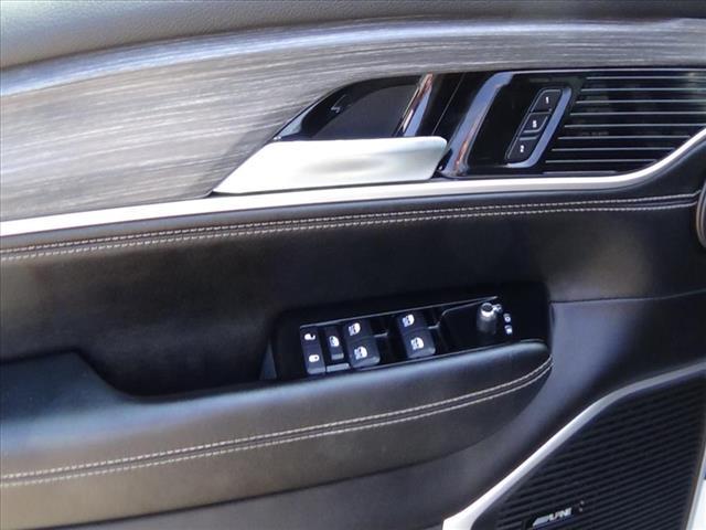 Photo of 2023 Bright White Jeep Wagoneer L