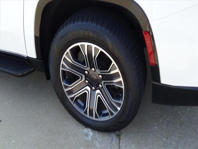 Photo of 2023 Bright White Jeep Wagoneer L