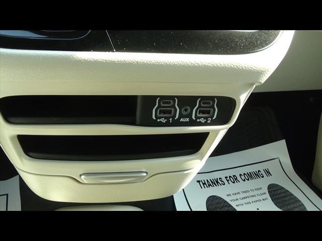 Photo of 2024 Bright White Chrysler Pacifica