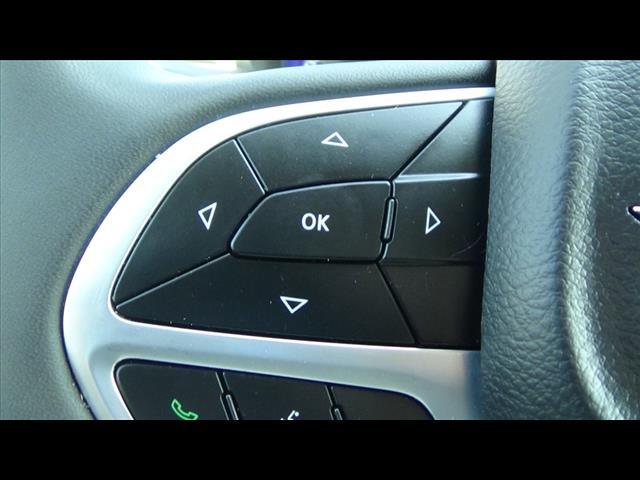 Photo of 2024 Bright White Chrysler Pacifica