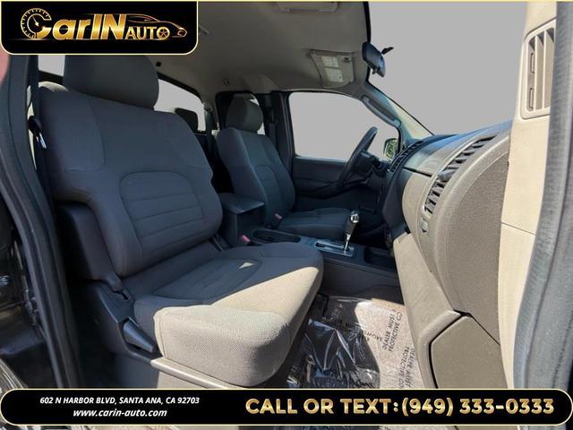Photo of 2005 Super Black Nissan Frontier