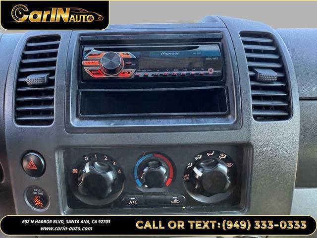 Photo of 2005 Super Black Nissan Frontier