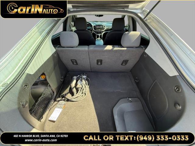 Photo of 2017 Silver Ice Metallic Chevrolet Volt
