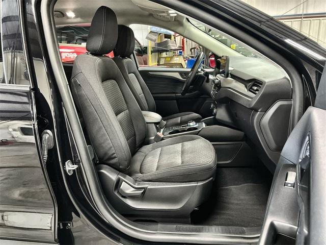 Photo of 2024 Agate Black Metallic Ford Escape
