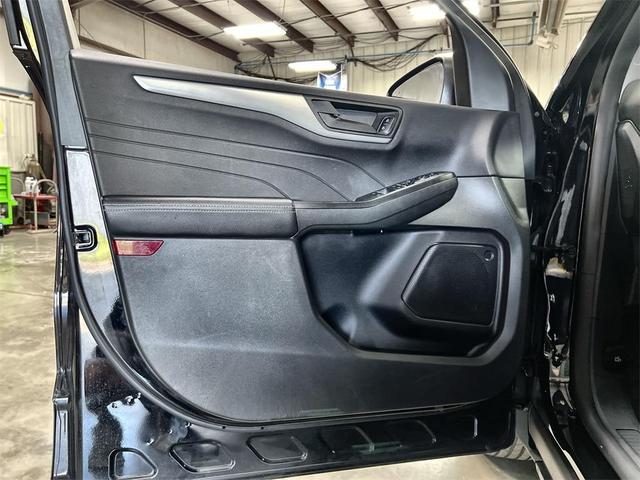 Photo of 2024 Agate Black Metallic Ford Escape
