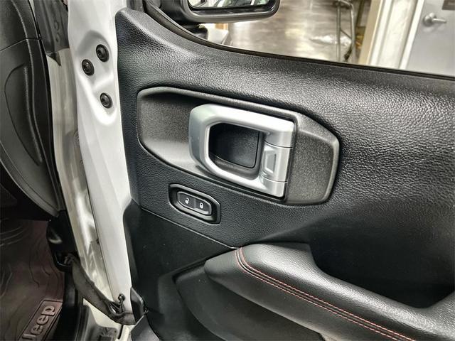 Photo of 2019 Bright White Clearcoat Jeep Wrangler Unlimited